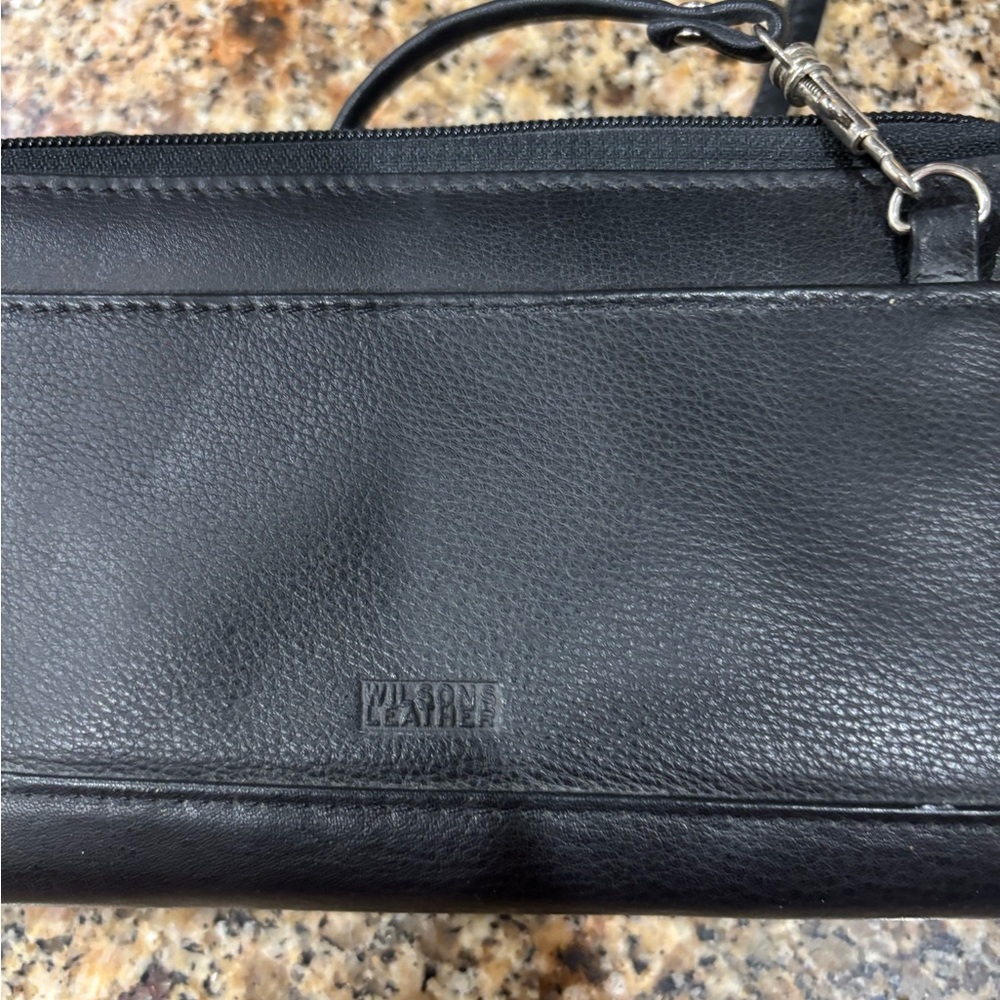 Wilsons Leather Elegant Black Crossbody Bag - Picture 8 of 16